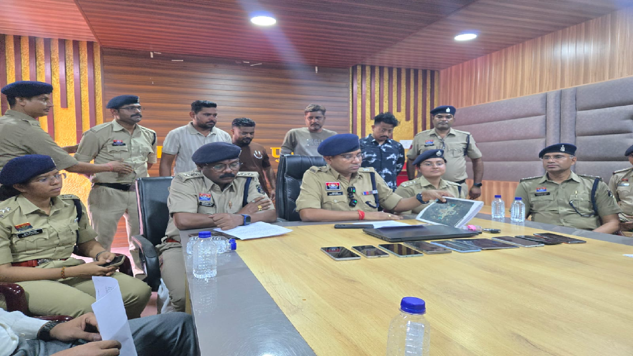 राजनांदगांव पुलिस की बड़ी कार्रवाई: अलग-अलग थाना क्षेत्रों से 9 आरोपी गिरफ्तार ...