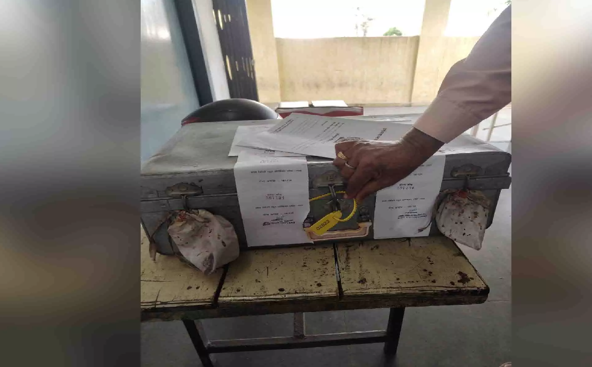 CG : 12वीं बोर्ड हिंदी की परीक्षा शुरू, प्रश्न पत्रों को सभी परीक्षा केंद्रों तक सुरक्षित और समय पर पहुंचाया गया …