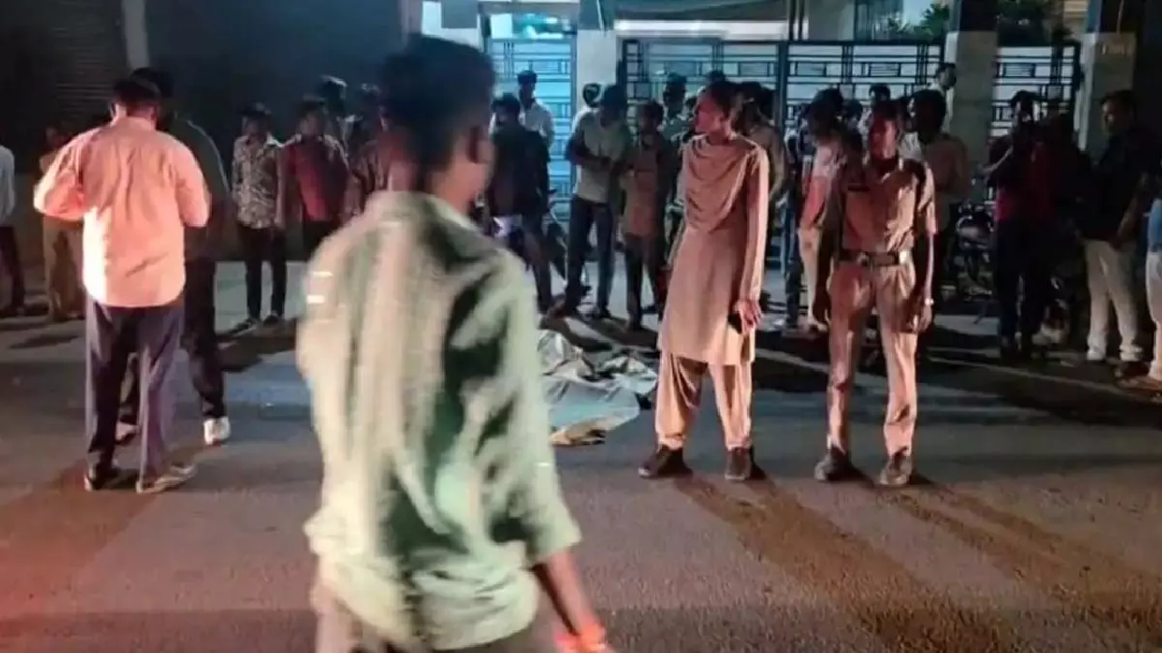 CG : रायपुर में पल्सर को ट्रेलर ने रौंदा, महिला की मौत …