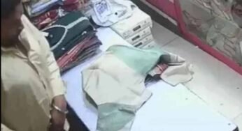 अंडरवियर में छिपाकर ब्रांडेड कपड़ों की चोरी, CCTV में कैद हुई कर्मचारी की करतूत