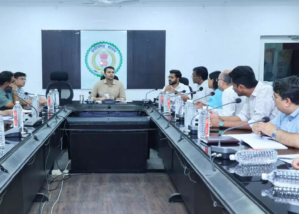 CG : जिला स्वास्थ्य योजनाओं की समीक्षा: कलेक्टर ने गुणवत्ता, समयबद्धता और मॉनिटरिंग पर दिया जोर …