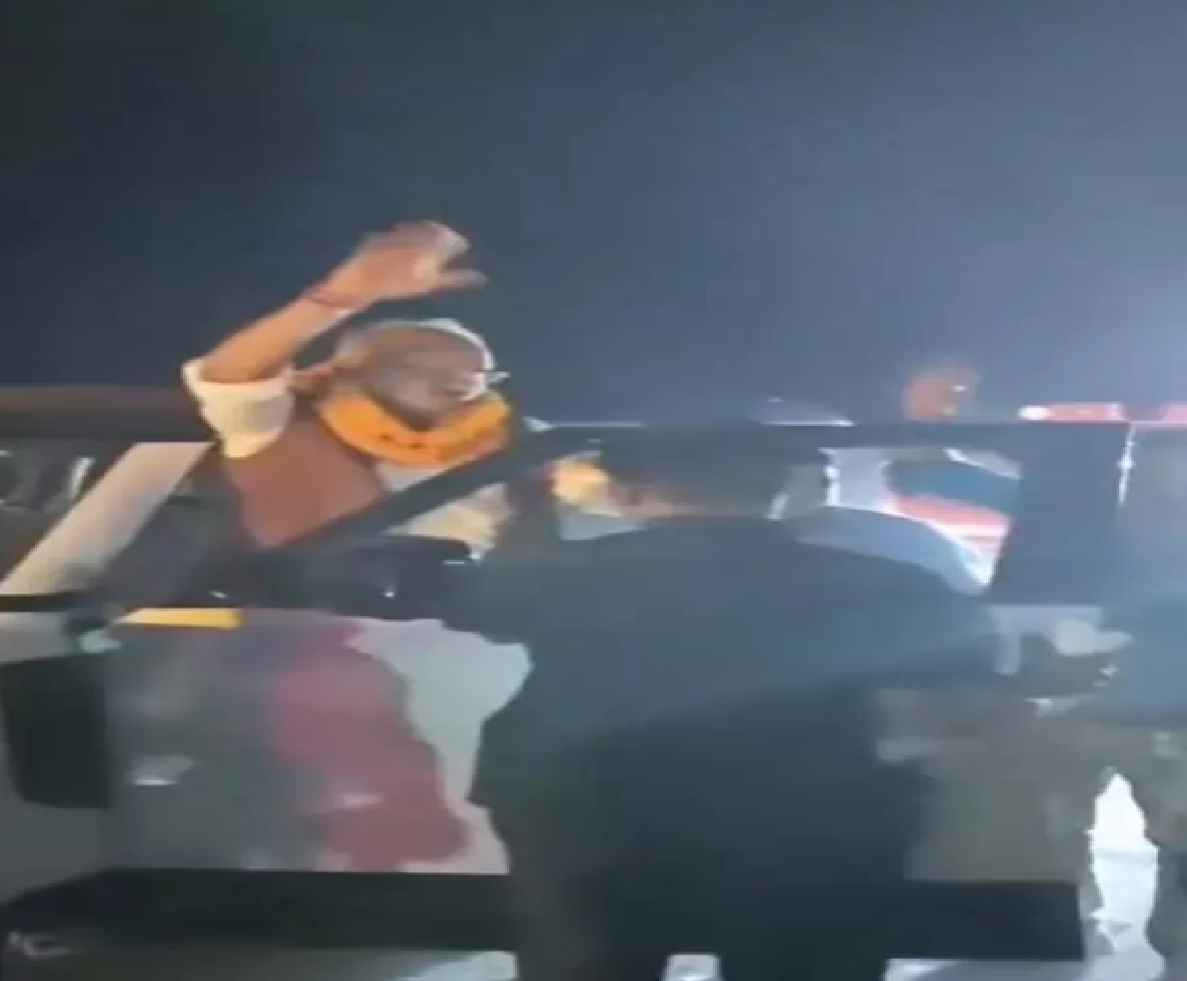 CG : सरगुजा में सांसद बृजमोहन अग्रवाल का भव्य स्वागत, रैली और आतिशबाजी से गूंजा पूरा शहर …