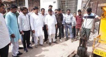ऊर्जा मंत्री तोमर ने उपनगर ग्वालियर में नाला निर्माण एवं सीवर लाइन का किया निरीक्षण