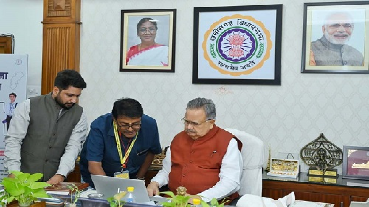 राजनांदगांव : डॉ. रमन सिंह ने जनगणना 2027 के लिए ऑनलाईन स्व-गणना पोर्टल पर भरी अपनी जानकारी …