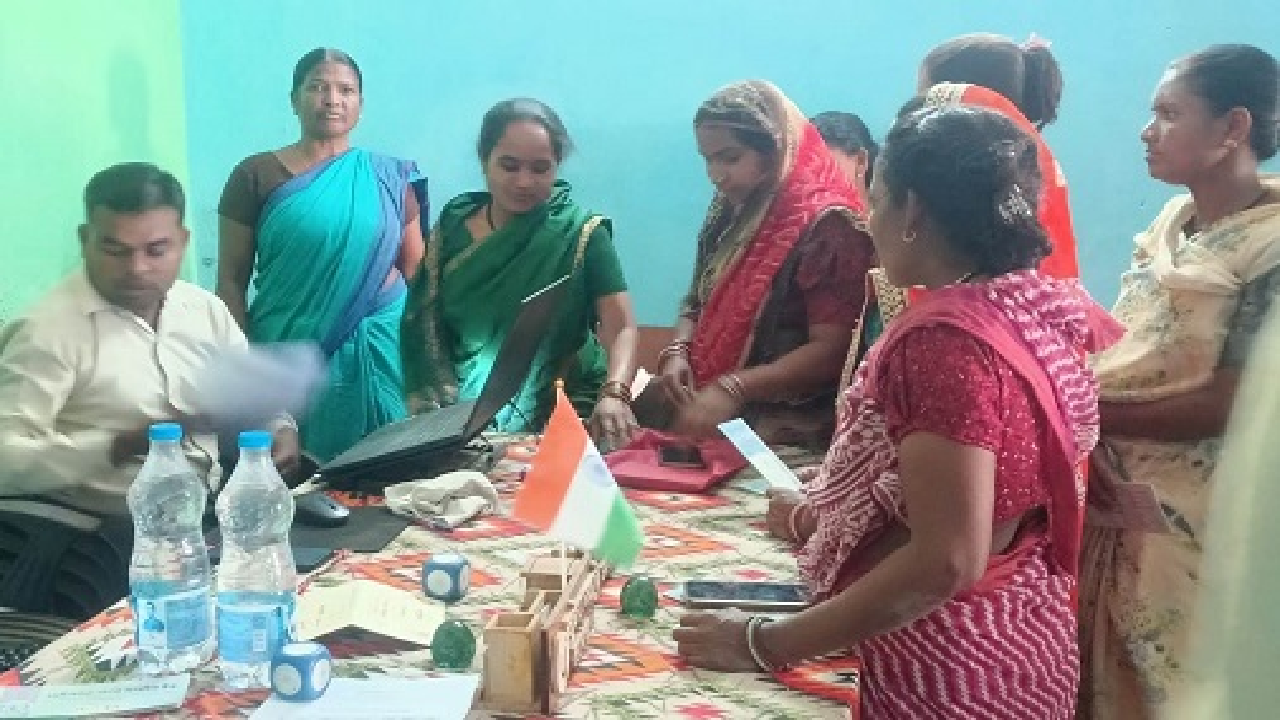 राजनांदगांव : महतारी वंदन योजना के हितग्राहियों का ऑनलाइन ई-केवाईसी सत्यापन कार्य जारी …