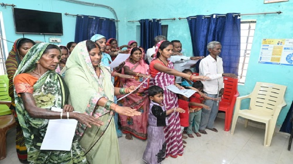 CG : कलेक्टर ने जल संरक्षण महाअभियान के तहत जिले के विभिन्न ग्रामों का किया दौरा …