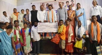 श्रमिक सम्मेलन में विकास की नींव रखने वाले हाथों का सम्मान