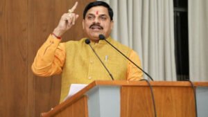 PM मोदी पर खड़गे की विवादित टिप्पणी पर सीएम मोहन की तीखी प्रतिक्रिया, कांग्रेस अध्यक्ष से माफी की मांग