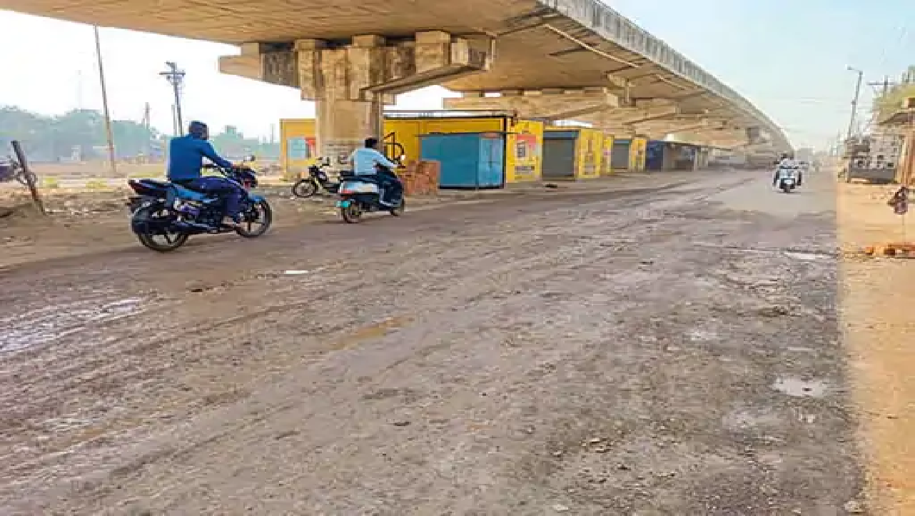 राजनांदगांव : मोहारा बाइपास के पास धूल उड़ने की समस्या का समाधान नहीं हुआ…
