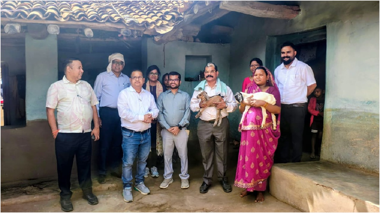 CG : बकरी पालन से लखपति दीदी बनी उद कुंवर : कलेक्टर ने की सराहना