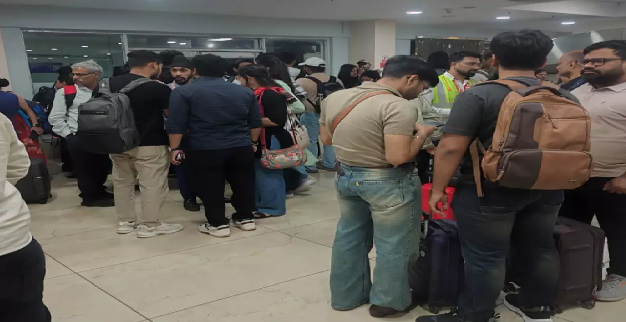 CG : नागपुर एयरपोर्ट में रात 2 बजे हंगामा, विस्तारा एयरलाइंस पर भड़के रायपुर आ रहे यात्री