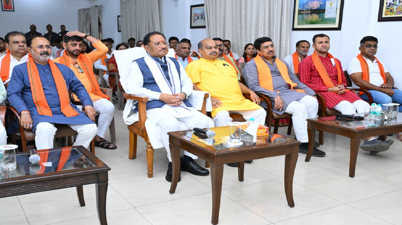 ’मन की बात में गूंजा छत्तीसगढ़ का गौरव: मुख्यमंत्री विष्णुदेव साय ने कहा - यह प्रदेश की प्रतिभा और विरासत को राष्ट्रीय सम्मान मिलने का क्षण’