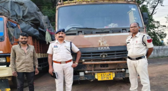 CG : माजदा वाहनों को पुलिस ने पकड़ा, 31 लाख की कबाड़ जब्त…