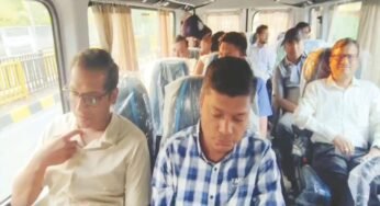 PM मोदी और CM यादव की अपील का असर: उज्जैन में अधिकारी ट्रैवलर बस से पहुंचे, 6750 का सफर सिर्फ 250 रुपये में