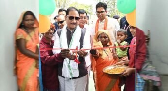 पक्के घर का सपना हुआ साकार : मुख्यमंत्री विष्णु देव साय ने लेमरू में हितग्राही धरम सिंह के नए आवास में कराया गृह प्रवेश