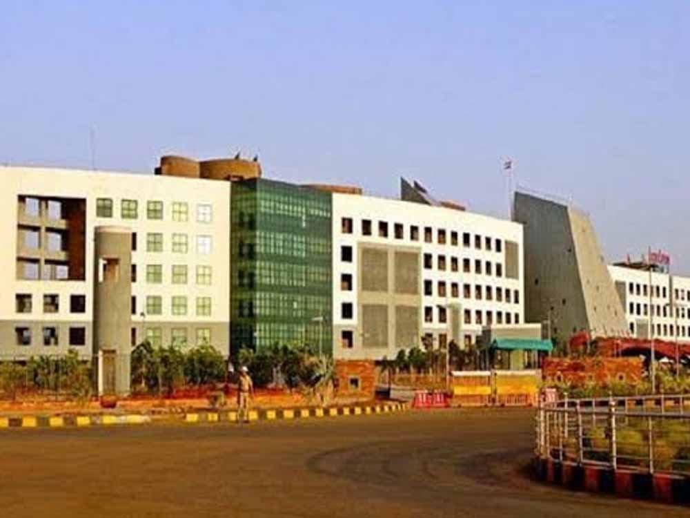 PWD का बड़ा आदेश: SDO से लेकर ENC तक सभी अधिकारियों को मुख्यालय में रहने के निर्देश, ठेकेदारों को हर महीने होगा भुगतान