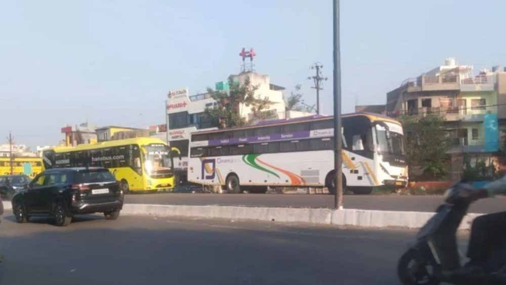 इंदौर में खतरनाक बसों पर प्रशासन का बड़ा एक्शन, 11 बसें जब्त और कई पर जुर्माना