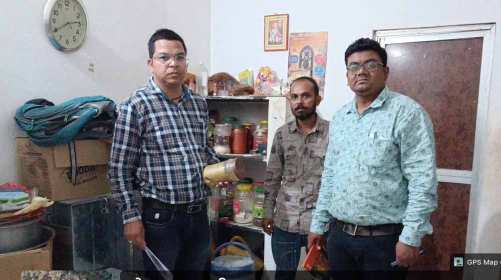 खाद्य विभाग का बड़ा एक्शन: एक्सपायरी सामान जब्त, कैंटीन और दुकानों में मिलीं गंभीर खामियां