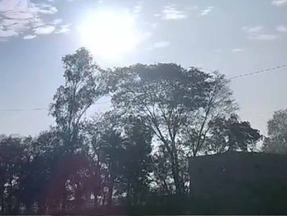 छत्तीसगढ़ में मौसम का अलर्ट: गरज-चमक के साथ बारिश, 50 KM/H की रफ्तार से चलेंगी हवाएं