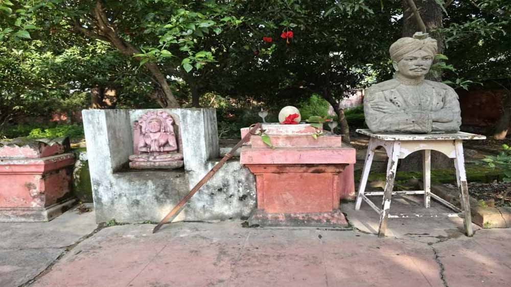 चिल्ड्रन पार्क की जमीन पर कब्जा, 22 टुकड़ों में बेचकर बना दी अवैध कॉलोनी