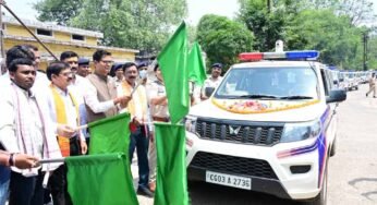 वित्त मंत्री ओपी चौधरी ने रायगढ़ को मिली 16 अत्याधुनिक डायल-112 ईआरवी वाहनों को दिखाई हरी झंडी