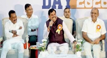 मुख्यमंत्री डॉ. यादव ने महू में विद्यार्थियों को प्लेसमेंट प्रमाण-पत्र किए वितरित