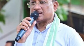मुख्यमंत्री विष्णु देव साय ने बरगद के पेड़ के नीचे लगाई चौपाल, सुनी ग्रामीणों की समस्याएं