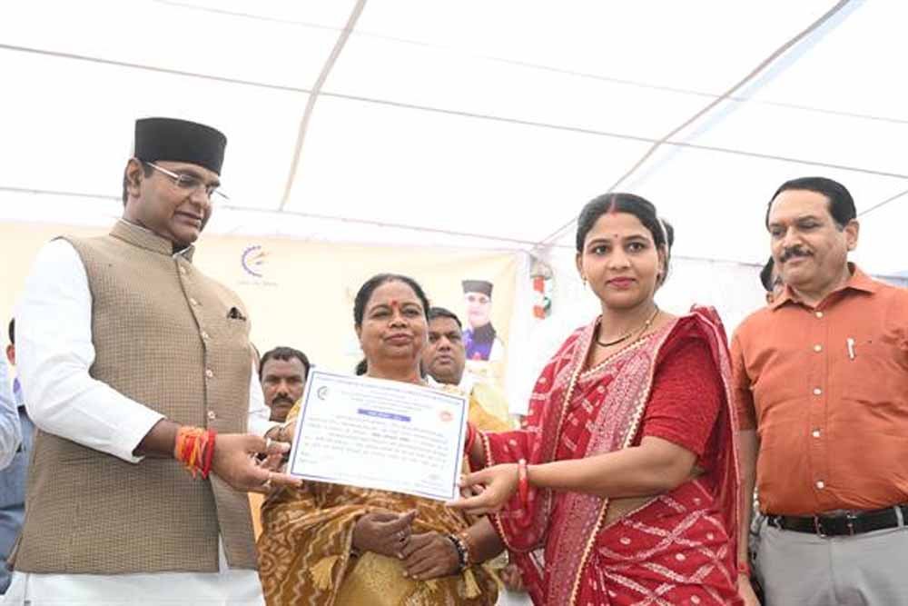 सहकारिता मंत्री सारंग ने चांदबड़ में किया “संपर्क अभियान 2026” का शुभारंभ