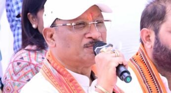 सरगुजा जिले के ग्राम सिलमा में अचानक उतरा मुख्यमंत्री साय का हेलीकॉप्टर