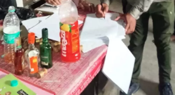 CG : दारू में पानी मिलाते पकड़े गए शराब दुकान के कर्मचारी, आबकारी अधिकारी हुए हैरान …