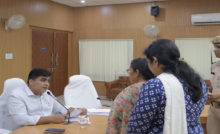 CG : जनदर्शन में कलेक्टर ने सुनी आमजनों की समस्याएं, त्वरित निराकरण के दिए निर्देश …