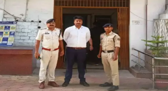 CG : फर्जी ओएसडी गिरफ्तार, क्रिकेट मैच के दौरान दिखाया था धौंस …