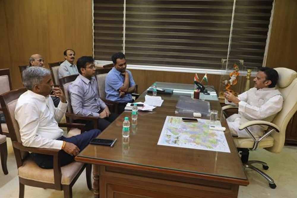 समय-सीमा में गुणवत्तापूर्ण करें कार्य, सतत मॉनिटरिंग करें: उप मुख्यमंत्री शुक्ल