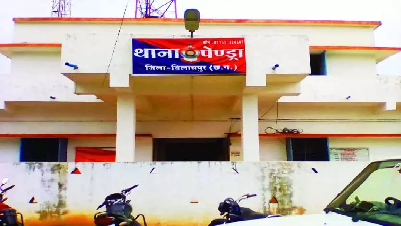 CG : रेलवे स्टेशन में पकड़ाया जेल से भागा आरोपी…