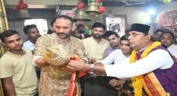 मंत्री सारंग ने प्रधानमंत्री मोदी के नाम से छोला मंदिर में हनुमान जी को गदा की अर्पित