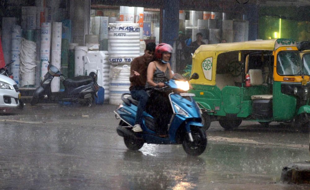 MP Monsoon Update: 40 जिलों में अब तक नहीं पहुंचा मानसून, 38% कम बारिश; उज्जैन-देवास में भारी बारिश का अलर्ट
