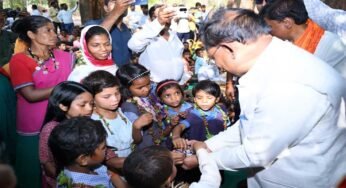 मुख्यमंत्री विष्णु देव साय ने अबूझमाड़ के गारपा में बच्चों और महिलाओं से किया आत्मीय संवाद