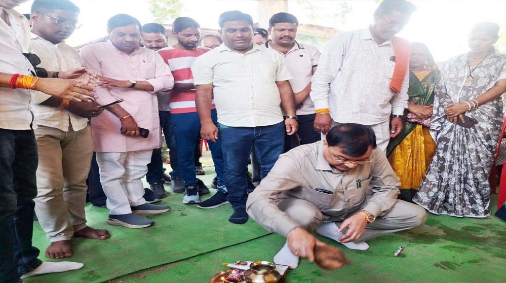 उद्योग मंत्री ने किया 40 लाख रूपए के सड़क डामरीकरण कार्य का शुभारंभ