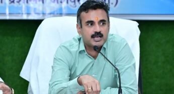 प्रभारी सचिव अंकित आनंद ने की जिले के विकास कार्यों की व्यापक समीक्षा