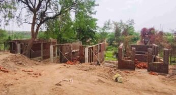 सरकारी जमीन पर बन रहा था रिसॉर्ट! शिकायत मिलते ही प्रशासन ने लगाई रोक