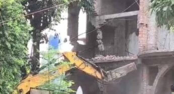 रायपुर के सेंट पॉल स्कूल परिसर में चला बुलडोजर, सामुदायिक भवन की आड़ में चर्च निर्माण का आरोप