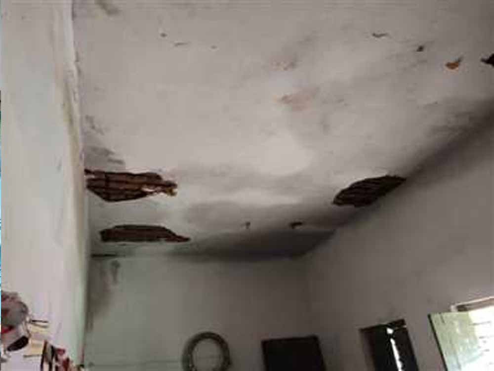 कोंडागांव में पंचायत भवन की छत का पलस्तर गिरा, दो प्रशिक्षु युवतियां घायल