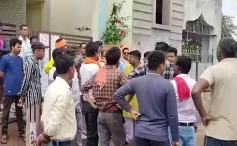 रायपुर में धर्मांतरण के आरोप में दो पास्टर गिरफ्तार, थाने में ईसाई समाज का जोरदार विरोध