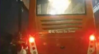 इंदौर-उज्जैन रोड पर बस पलटी, 20 यात्री घायल; शराब के नशे में मिला ड्राइवर