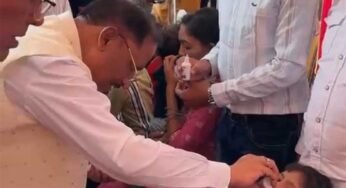 द्रनाहू कुर्मी-क्षत्रिय समाज के केंद्रीय अधिवेशन में मुख्यमंत्री ने बच्चों को कराया स्वर्णप्राशन