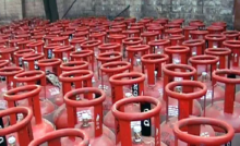 CG : रेट बढ़ने के बाद रायपुर में गैस सिलेंडर 1013 रुपये में मिल रहा …