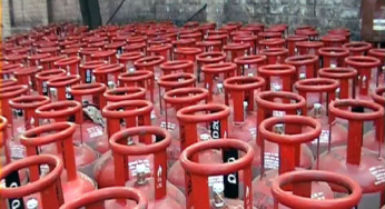 CG : रेट बढ़ने के बाद रायपुर में गैस सिलेंडर 1013 रुपये में मिल रहा …