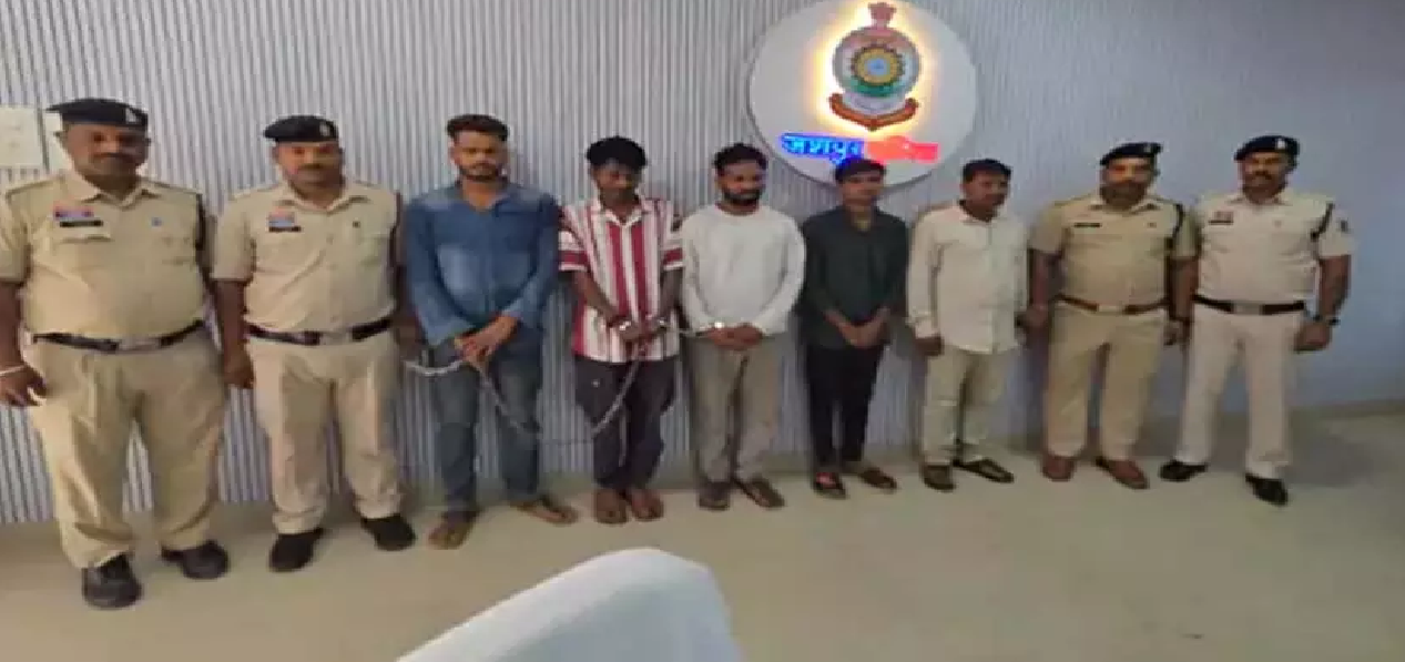 CG : झारखंड से छत्तीसगढ़ लाई जा रही नशीले इंजेक्शनों की बड़ी खेप जब्त, 5 तस्कर गिरफ्तार …