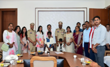 CG : शौर्य चक्र से सम्मानित वीर जवानों से मिलकर डिप्टी सीएम शर्मा ने दी बधाई …