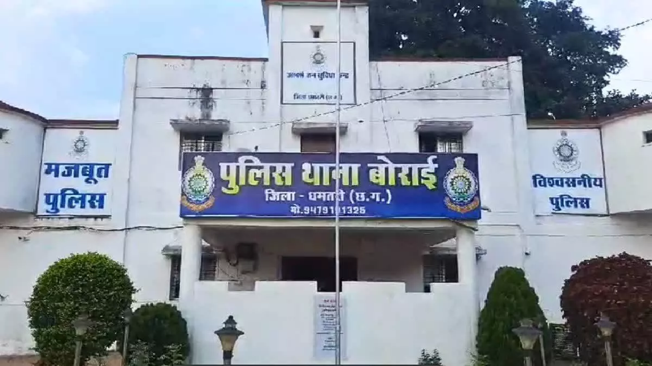 CG : अचानक खेत में कब्र देखकर ग्रामीणों के उड़े होश, लापता महिला की गड़ी हुई थी लाश …
